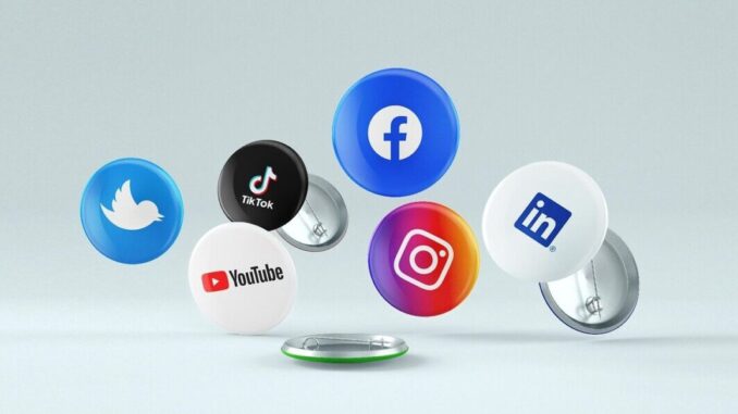 Social Media Social Networks Icons  - BiljaST / Pixabay